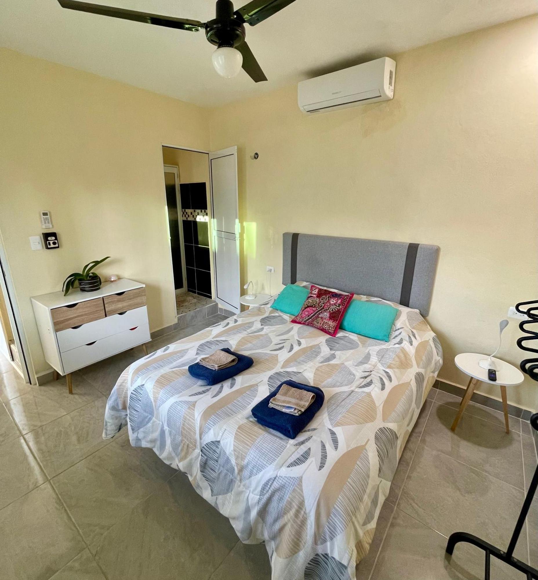 Isla Bonita - Isla Mujeres Centro Apartment Bagian luar foto