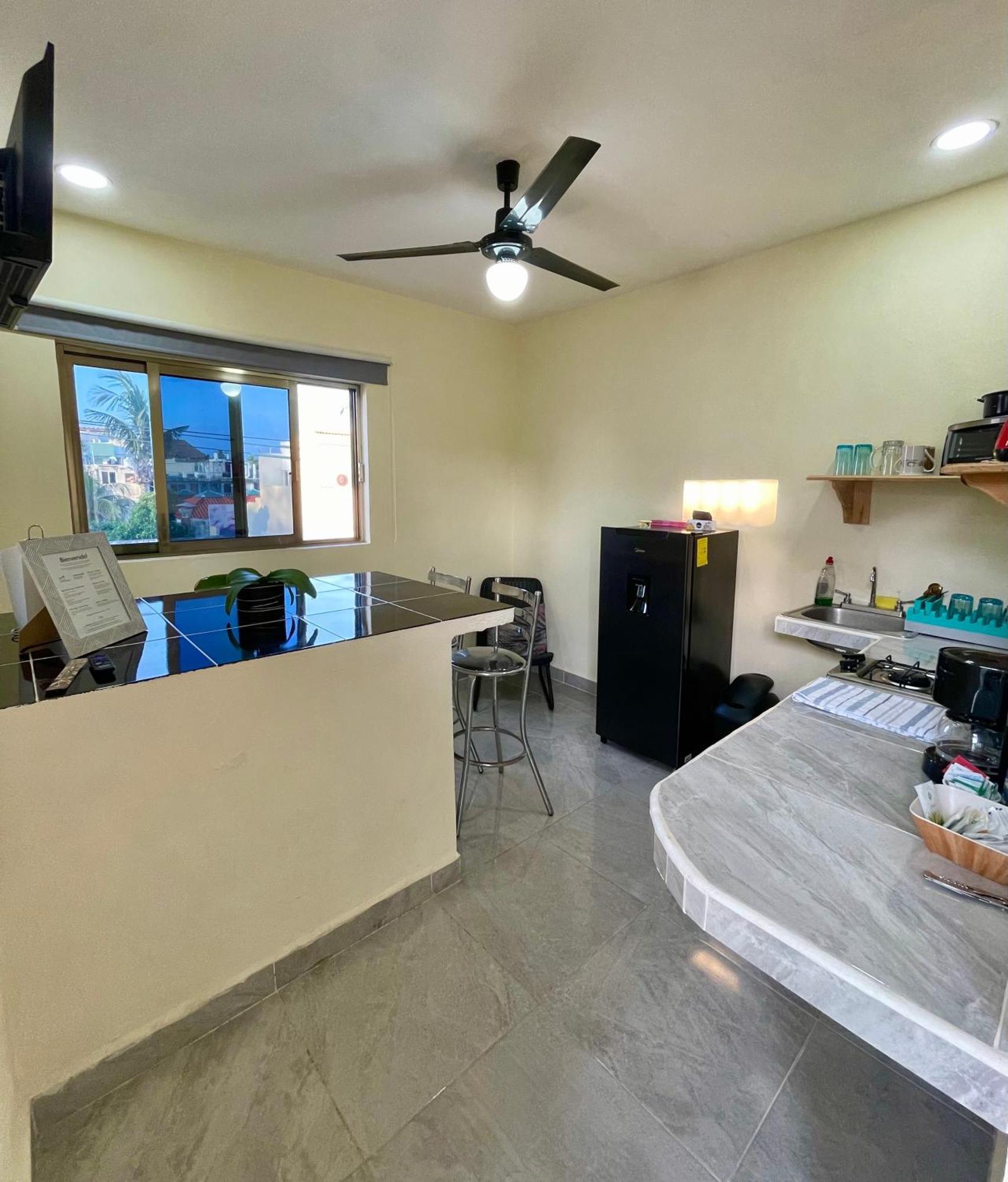 Isla Bonita - Isla Mujeres Centro Apartment Bagian luar foto